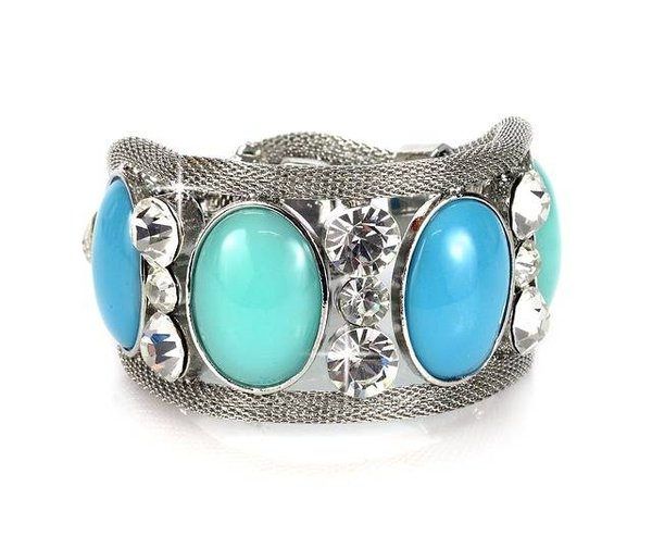 Les astuces pour faire briller votre bracelet en diamants comme au premier jour