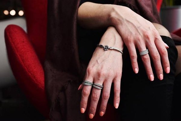 Les conseils pour assortir votre bracelet en diamants avec d'autres bijoux